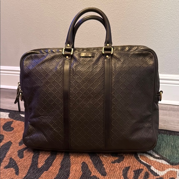 Authentic GUCCI Signature Briefcase - Picture 1 of 7